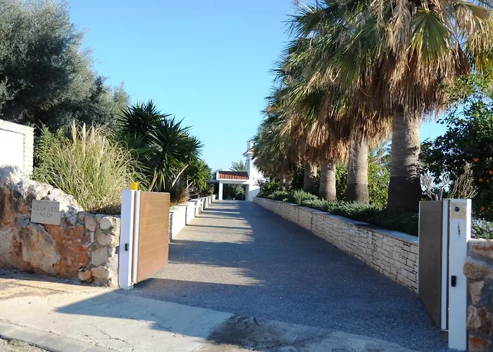 Holiday 6 Bedroom Luxury Villa Paphos