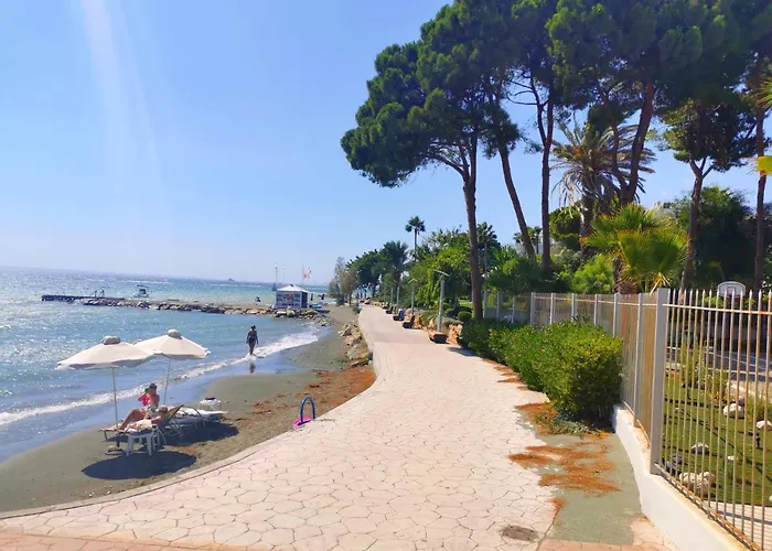 Galatex Beachfront 1St Line Sea View Suites - Best Location Peaceful Green Place Limassol