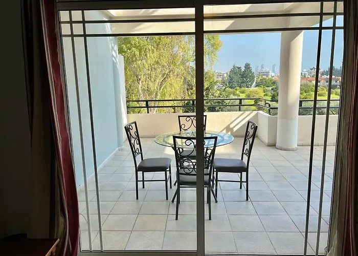 Two Bedroom City Seaside Apartment Limassol acceptant les animaux