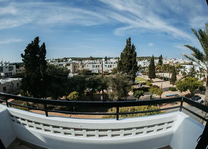 Ovis Hotel Apartments Αγία Νάπα