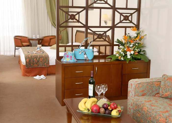 Hotels in de buurt van Kings Avenue-winkelcentrum