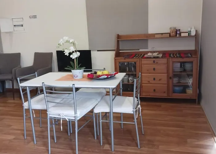 Extremely Comfy Apt With Spacious Private Terrace 10Min Walk To The Beach & In Town Larnaca che accetta animali