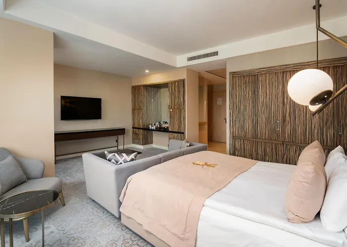 Cratos Premium Hotel Casino & Spa Kazaphani