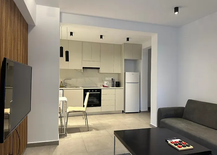 Royal Sunset Studios & Apartments Limisso