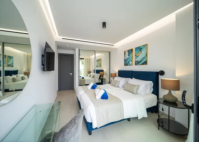 Waterside Sea View Apartments Paphos