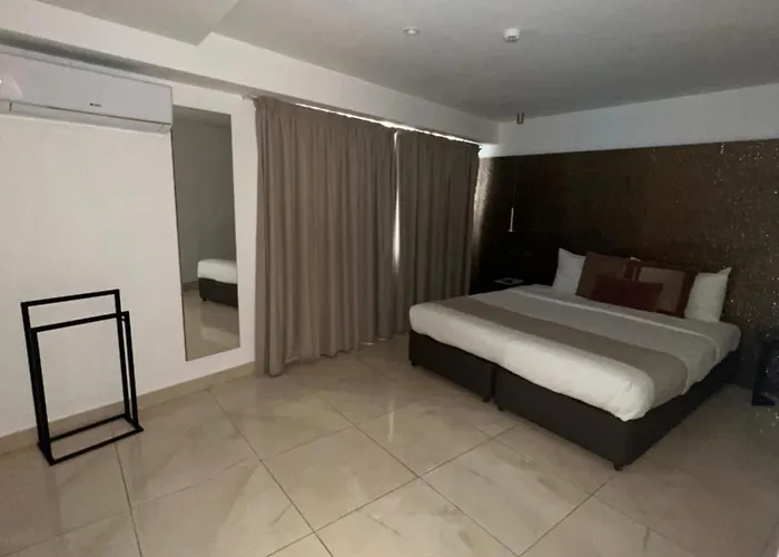 Larnaca hotels near Park of Faneromeni