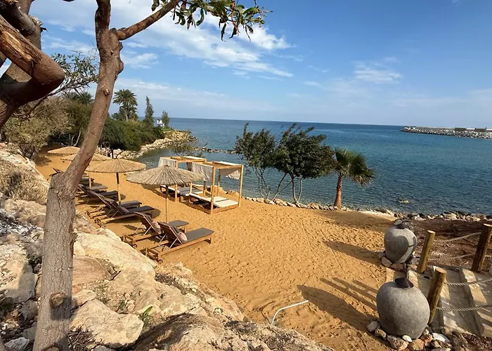 Sirena Bay Beach House And Luxury Suites Protaras