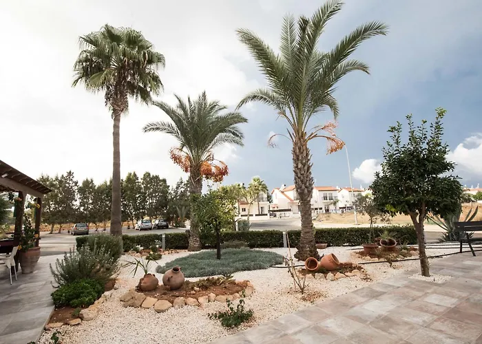 Debbiexenia Hotel Apartments Paralimni