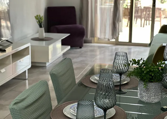 Beautiful Apartment Near The Sea And A Large Private Garden Paphos