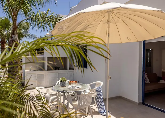 Flouressia Gardens Aparthotel Protaras