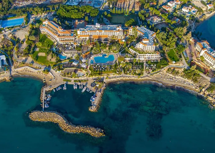Coral Bay Hotels