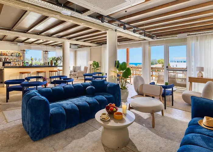 Wellclub Resort - Wellness & Seaview Suites Paphos