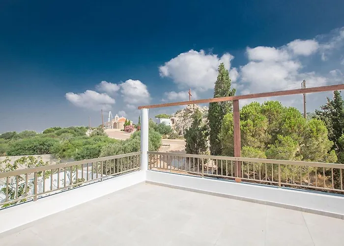 Villa Nepou - Beautiful 4 Bedroom Villa - Located In Agia Napa
