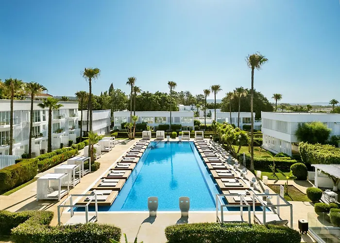 So Nice Beach Resort Ayia Napa che accetta animali