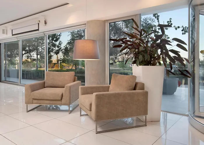 Uc Hall Residence Aglantzia