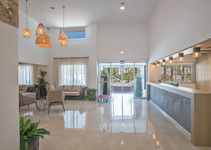 Bohemian Gardens Hotel Protaras