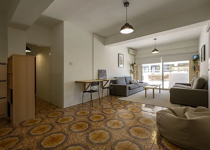White Hostel Limasol