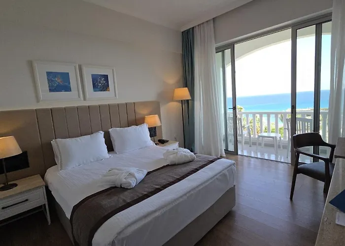 Denizkizi Hotel Karavas 