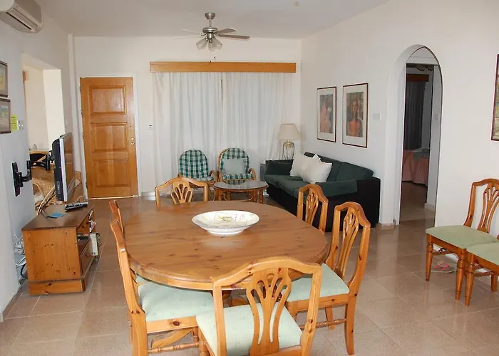 Villa Chrysanthia Polis