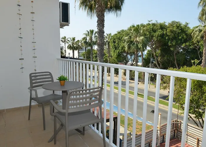 Poseidono'S Apartment Paphos