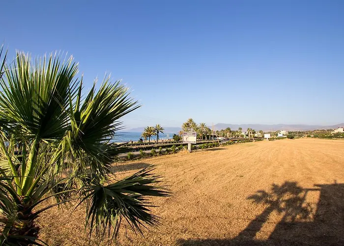 G&E Beach Apartments Polis