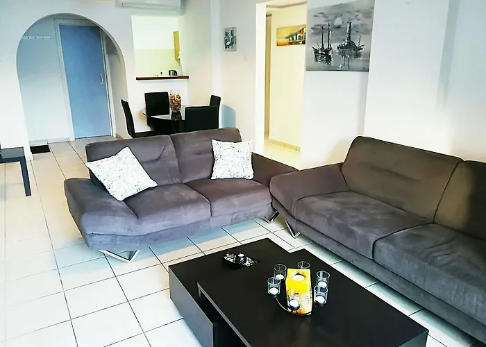 Mike'S Basilica Apartment Paphos