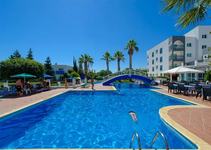 Resorts near Sculpture Park