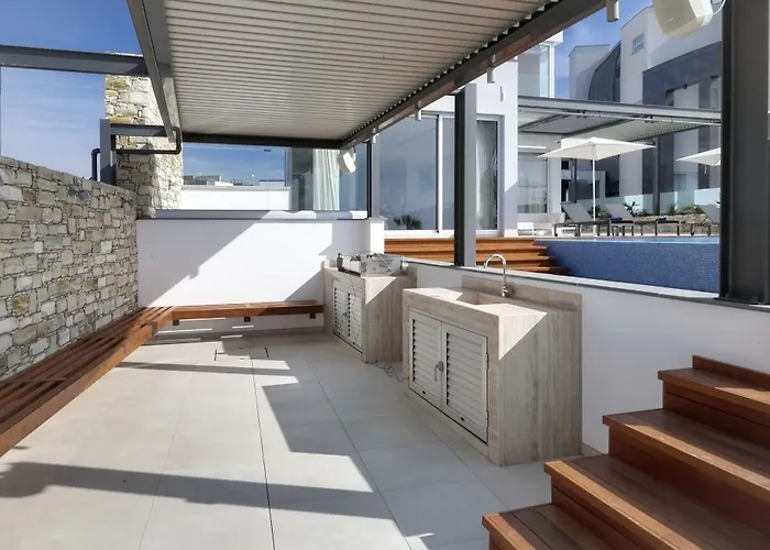 Elegance Elite Luxury Home Agia Napa met een Zwembad