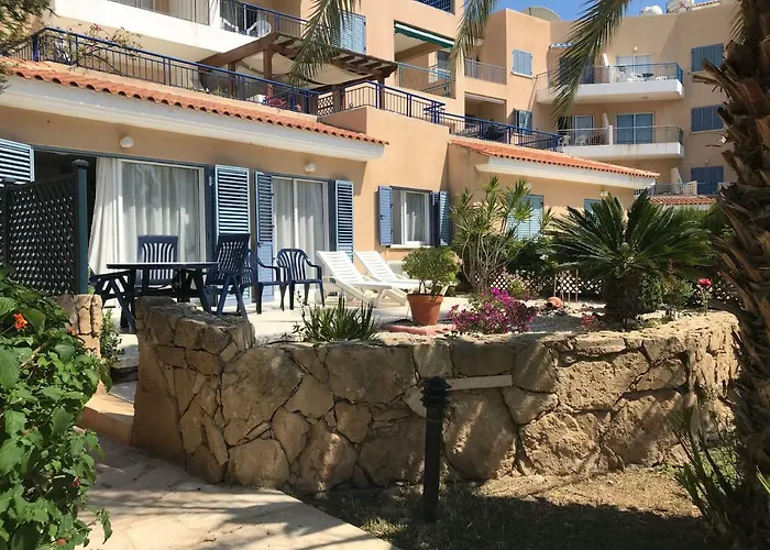 Huisdiervriedelijke Kings Palace - Fabulous Pool-Side 2 Bed Apartment Paphos
