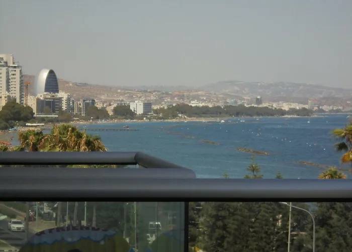 Kermia Court - Beach-Front, Modern 2 Bedroom -Sleeps 6 Limasol