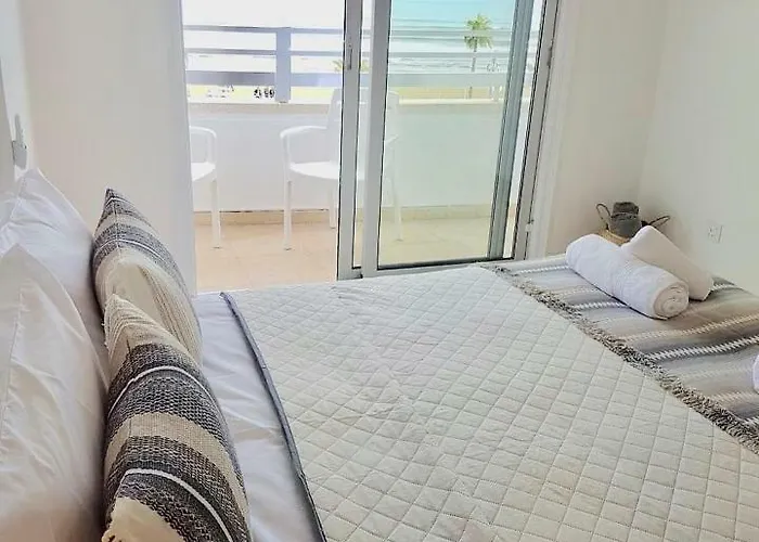 Larnaka Seaview Luxury Suites