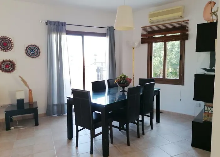 Avra Family Maisonettes Polis