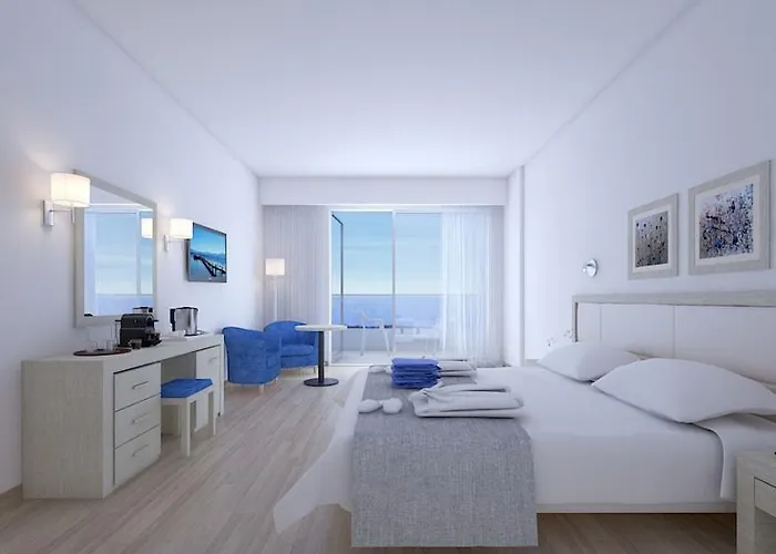 The Golden Coast Beach Hotel Pernera