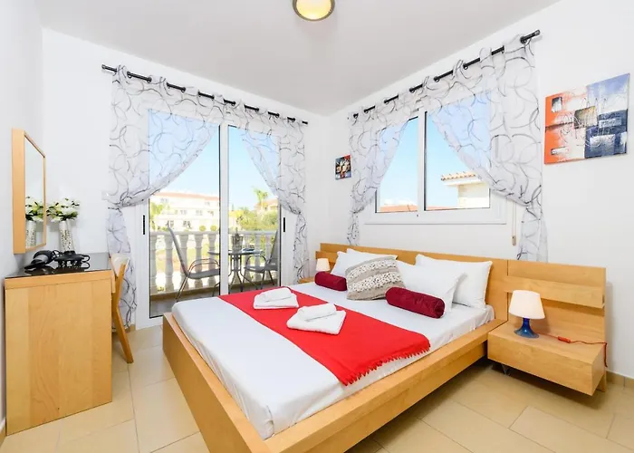 Nissi Gardens Villa Ayía Nápa