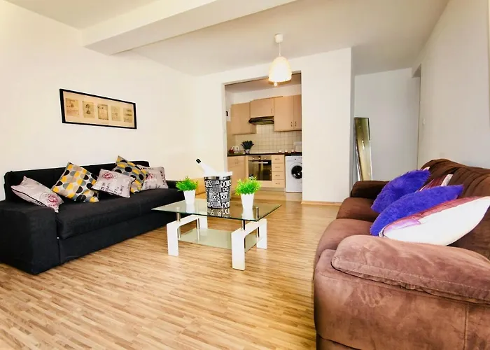 Big 2 Bedroom, Xxl Pool, In Hearth Of Ayía Nápa acceptant les animaux
