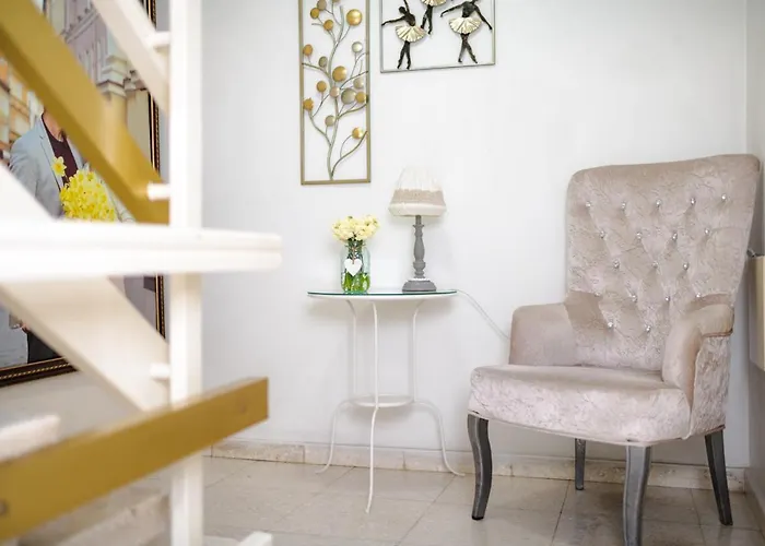 Angela'S Luxury Apartments Larnaka